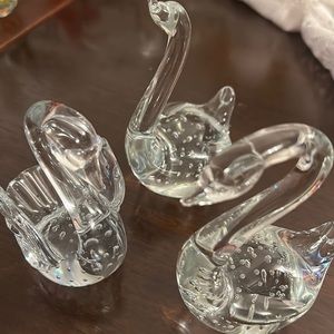 3 Glass Swans